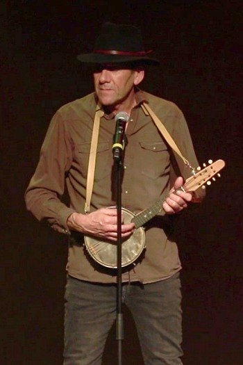 Christophe - Danc Sing Show Image de l'artiste Christophe en public. Photo de Sacha Rives pour Danc Sing Show.