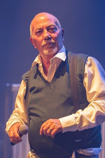 Pascal - Danc Sing Show Image de l'artiste Pascal sur scène. Photo de Sylvie Bourget pour Danc Sing Show.