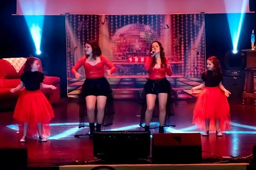 Danc Sing Show Image de la troupe Danc Sing Show. Sacha Rives