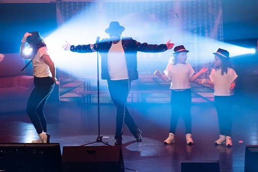 Danc Sing Show Image de la troupe Danc Sing Show. Sacha Rives